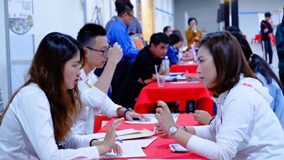 台中麗寶二期徵才　最高薪65K湧人潮